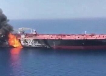 Kapal Tanker AS Terbakar Diserang Iran, Balasan seusai Kapal Teheran Ditenggelamkan AS