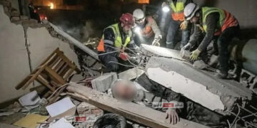 Jenazah Khamenei Ditemukan di Bawah Reruntuhan Kediamannya,