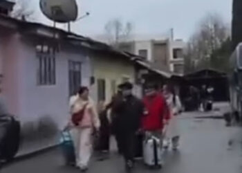 China Mulai Evakuasi Warganya dari Iran