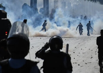 Kematian Khamenei Picu Amuk Massa di Kedubes AS Pakistan, 21 Orang Jadi Korban