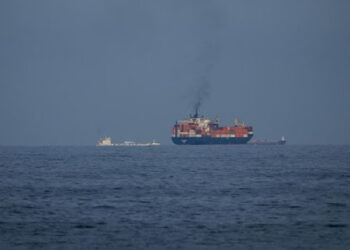 90 Kapal Lintasi Selat Hormuz Meski Perang Iran Masih Berkecamuk