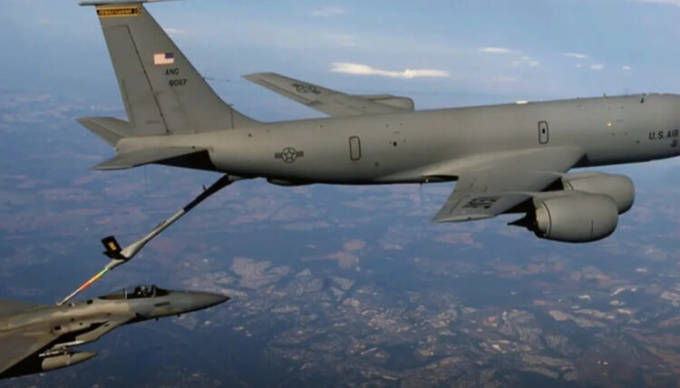 Komando Pusat Amerika Serikat (CENTCOM) mengonfirmasi jatuhnya pesawat pengisian bahan bakar KC-135 Stratotanker di wilayah udara Irak barat pada Kamis (12/3/2026). FOTO/Net. Ⓒ Hak cipta foto di atas dikembalikan sesungguhnya kepada pemilik foto