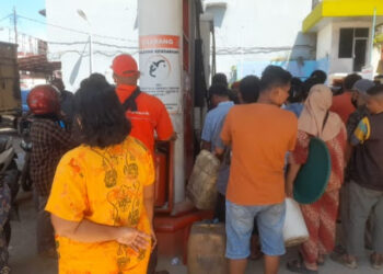 Panic Buying Isu BBM Langka dalam 20 Hari, Sejumlah SPBU di Sumut Diserbu Warga
