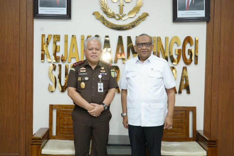 Wakil Menteri Ketenagakerjaan (Wamenaker), Afriansyah Noor, mengunjungi Kantor Kejaksaan Tinggi (Kejati) Sumatera Utara, Selasa (10/3/2026), untuk membahas sinergi strategis antara bidang ketenagakerjaan dan penegakan hukum. FOTO/Dok. Wamenaker. Ⓒ Hak cipta foto di atas dikembalikan sesungguhnya kepada pemilik foto