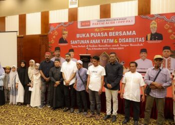 Gubernur Aceh Muzakir Manaf menggelar buka puasa bersama sekaligus santunan bagi anak yatim dan penyandang disabilitas di Hotel Hermes Palace, Banda Aceh, Sabtu (14/3/2026). FOTO/Net. Ⓒ Hak cipta foto di atas dikembalikan sesungguhnya kepada pemilik foto
