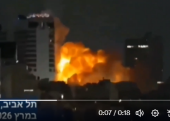 Iran Hujani Tel Aviv dengan Rudal Klaster, Iron Dome tak Lagi Bisa Membendung
