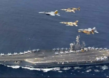 Iran Hantam Kapal Induk AS USS Abraham Lincoln dengan Rudal Balistik di Laut Arab
