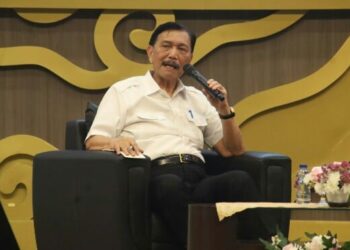 Luhut dalam kuliah tamu bertemakan 'Optimalisasi Peran dan Karakter Mahasiswa dalam Memanfaatkan Bonus Demografi Guna Mewujudkan Indonesia Emas 2045', di Unjani Cimahi, Rabu (11/3/2026). FOTO/Net. Ⓒ Hak cipta foto di atas dikembalikan sesungguhnya kepada pemilik foto