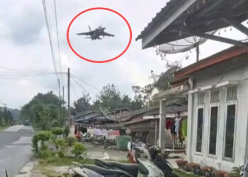 Geger! Pesawat Tempur Diduga F-16 Terbang Rendah di Langit Sumatera