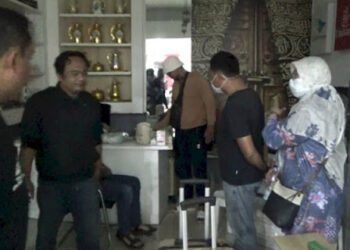 Belasan Korban Gagal Umrah Tangkap Bos Travel di Mall Semarang Kerugian Capai Ratusan Juta