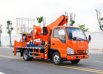 Pendahuluan: Peran Strategis Bucket Truck dalam Industri Modern