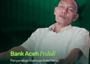 Bank Aceh Syariah menyerahkan Kaki Palsu kepada Masyarakat penyandang disabilitas di Sawang, Aceh Selatan. FOTO/Dok. BAS. Ⓒ Hak cipta foto di atas dikembalikan sesungguhnya kepada pemilik foto