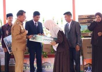 Aidil Mashendra Tebar Kebahagiaan, 8 Hadiah Umroh Dibagikan dalam Event Tahunan AlifaLand