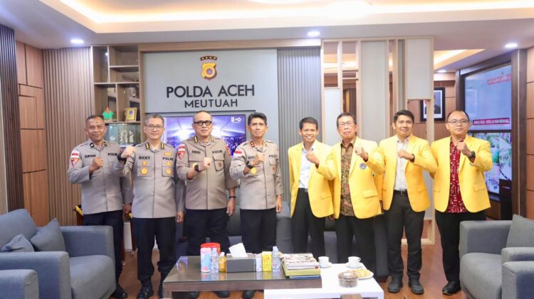 Ⓒ Hak cipta foto di atas dikembalikan sesungguhnya kepada pemilik foto Ⓒ Hak cipta foto di atas dikembalikan sesungguhnya kepada pemilik foto