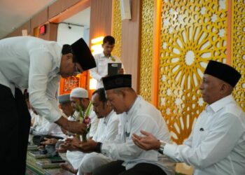 Rektor UIN Ar-Raniry Peusijuek 26 Jamaah Calon Haji 2026