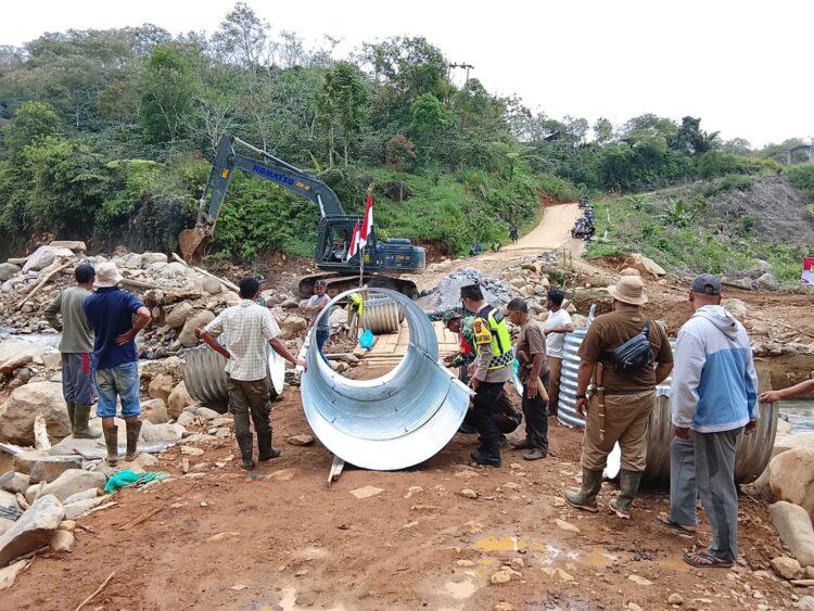 Tradisi Peusijuek Awali Pembangunan Jembatan Aramco di Bener Meriah