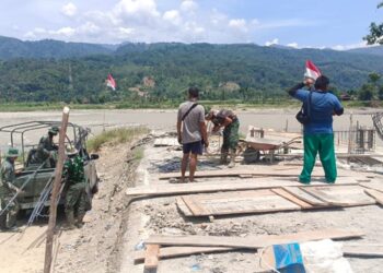 TNI Bangun Jembatan Gantung di Aceh Tenggara, Progres Capai 16,23 Persen