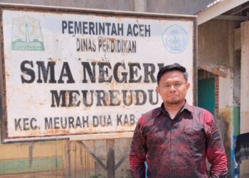 Ahmadi M. Isa, M.Pd adalah Guru SMA Negeri 2 Meureudu. FOTO/Dok. Pribadi untuk HAI. Ⓒ Hak cipta foto di atas dikembalikan sesungguhnya kepada pemilik foto