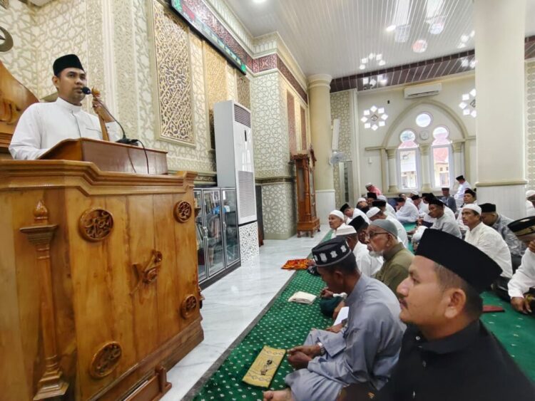 Khutbah Idul Adha di Tanjong Seulamat, Ustadz Mizaj Iskandar Tekankan Makna Ketaatan dan Kurban