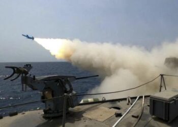 Selat Hormuz Memanas! Militer Iran dan AS Saling Tembak