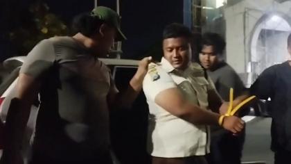 Ⓒ Hak cipta foto di atas dikembalikan sesungguhnya kepada pemilik foto Ⓒ Hak cipta foto di atas dikembalikan sesungguhnya kepada pemilik foto