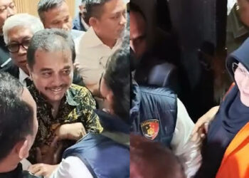 Roy Suryo dan Dokter Tifa Dibawa ke Kejari Jaksel untuk Pelimpahan Tahap II
