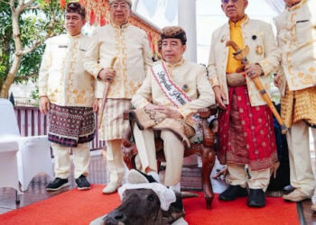 Injak Kepala Kerbau, Jokowi Dinilai Kirim Sinyal Perlawanan ke PDIP