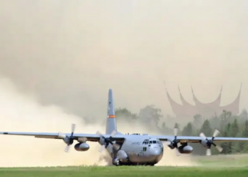 Pesawat Militer AS Bawa 16 Personel Mendarat Darurat di Padang Saat Menuju Diego Garcia, Sepekan Terparkir
