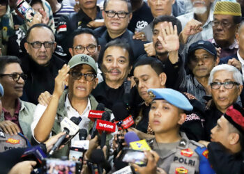 Roy Suryo dan Dokter Tifa Tolak Tandatangani Berita Acara Pengalihan Penahanan dari Polisi kepada Jaksa