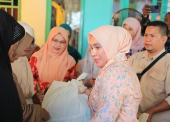 DWP Aceh Salurkan Bantuan untuk Puluhan Lansia Korban Kebakaran