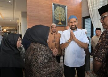 Ⓒ Hak cipta foto di atas dikembalikan sesungguhnya kepada pemilik foto Ⓒ Hak cipta foto di atas dikembalikan sesungguhnya kepada pemilik foto