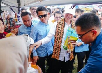 Hari Terakhir Blusukan di Lampung, Jokowi Borong Produk UMKM