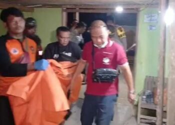Sragen Gempar! Siswi SD Berseragam Pramuka Tewas dalam Rumah, Ibu Histeris