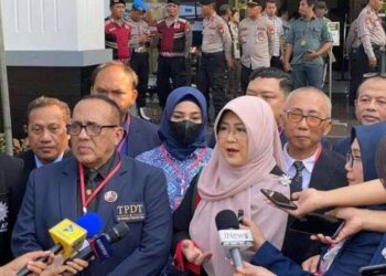Dokter Tifa dan Roy Suryo Ngaku Diintimidasi Jelang Pembuktian Ijazah Jokowi, Sebut Ada Pihak Takut Hadapi Persidangan