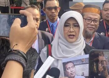 Eksepsi Dikabulkan, dr Tifa Tetap Berjuang Bongkar Dugaan Ijazah Palsu Jokowi