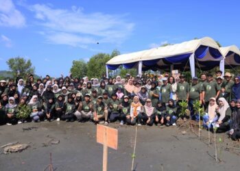UKM PA Leuser USK Dukung Gerakan Peduli Lingkungan melalui Penanaman 1.000 Mangrove