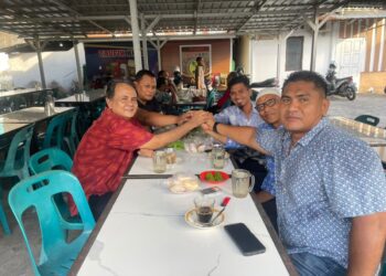 Silaturrahmi pertemuan antara pengurus Persatuan Panahan Indonesia (PERPANI) Kota Medan dan PERPANI Kota Banda Aceh yang berlangsung di Warkop Taufik, kawasan Pocut Baren, Banda Aceh, Kamis (23/7/2026). FOTO/Dok. PERPANI untuk HAI.
