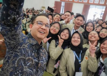 Kenapa Anies Bebas Safari Politik, Jokowi Justru Diserang?