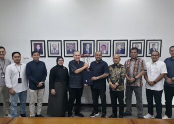 Direktur Utama Bank Aceh Syariah, Fadhil Ilyas melakukan langkah strategis dalam mempersiapkan diri menjadi bank devisa melalui pertemuan dengan Lembaga Pengembangan Perbankan Indonesia (LPPI) di Gedung LPPI, Jakarta, Jumat (14/8/2026). FOTO/Dok. BAS untuk HAI. Ⓒ Hak cipta foto di atas dikembalikan sesungguhnya kepada pemilik foto