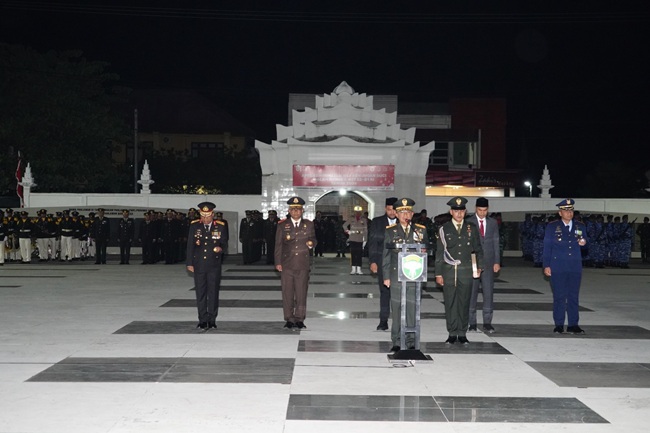 Pangdam IM Pimpin Apel Kehormatan dan Renungan Suci di TMP Banda Aceh