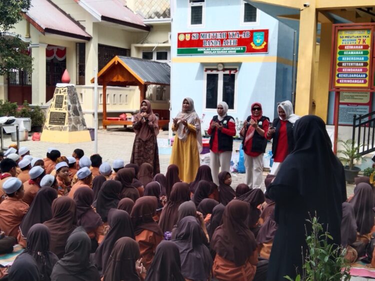 Gemarikan di SD Meutuah YKA Banda Aceh, DKP Aceh Sediakan 350 Porsi Bakso Ikan