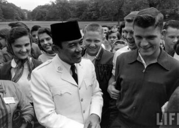 Kisah Bung Karno Diajak Bercinta Lelaki Homo