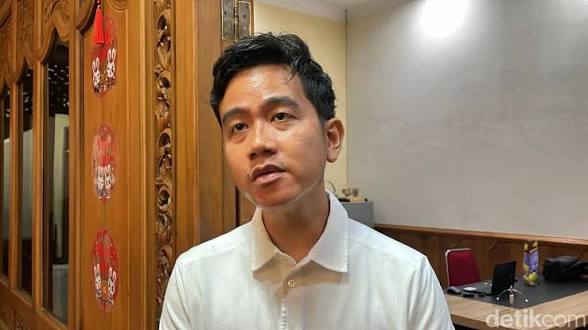 Gibran Masih Bocil, Lebih Cocok Jadi Camat Ketimbang Wakil Presiden