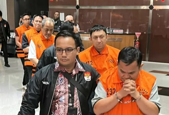 Ⓒ Hak cipta foto di atas dikembalikan sesungguhnya kepada pemilik foto Ⓒ Hak cipta foto di atas dikembalikan sesungguhnya kepada pemilik foto