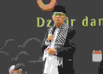 Dugaan Terima Uang, Rizal Fadillah Desak Ketum MUI KH Anwar Iskandar Mundur
