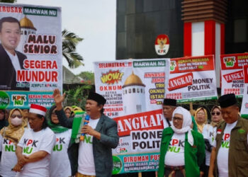 Massa NU Demo di Gedung KPK, Desak Tangkap Nusron Wahid!