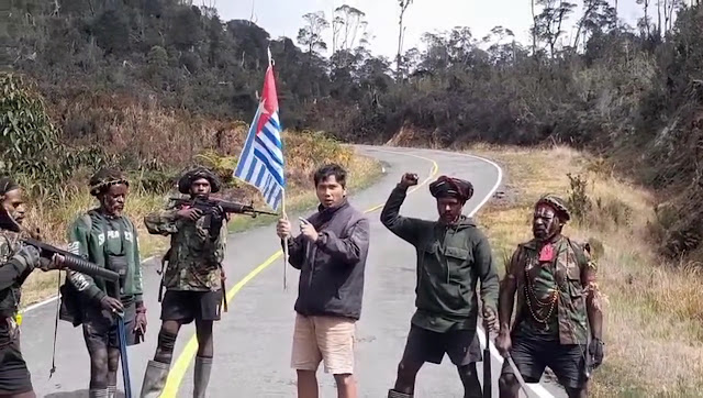 Ⓒ Hak cipta foto di atas dikembalikan sesungguhnya kepada pemilik foto Ⓒ Hak cipta foto di atas dikembalikan sesungguhnya kepada pemilik foto