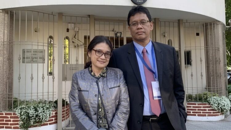 Ida Yulidina (kiri), istri Purbaya Yudhi Sadewa, Mantan Menteri Keuangan RI. FOTO/Net. Ⓒ Hak cipta foto di atas dikembalikan sesungguhnya kepada pemilik foto