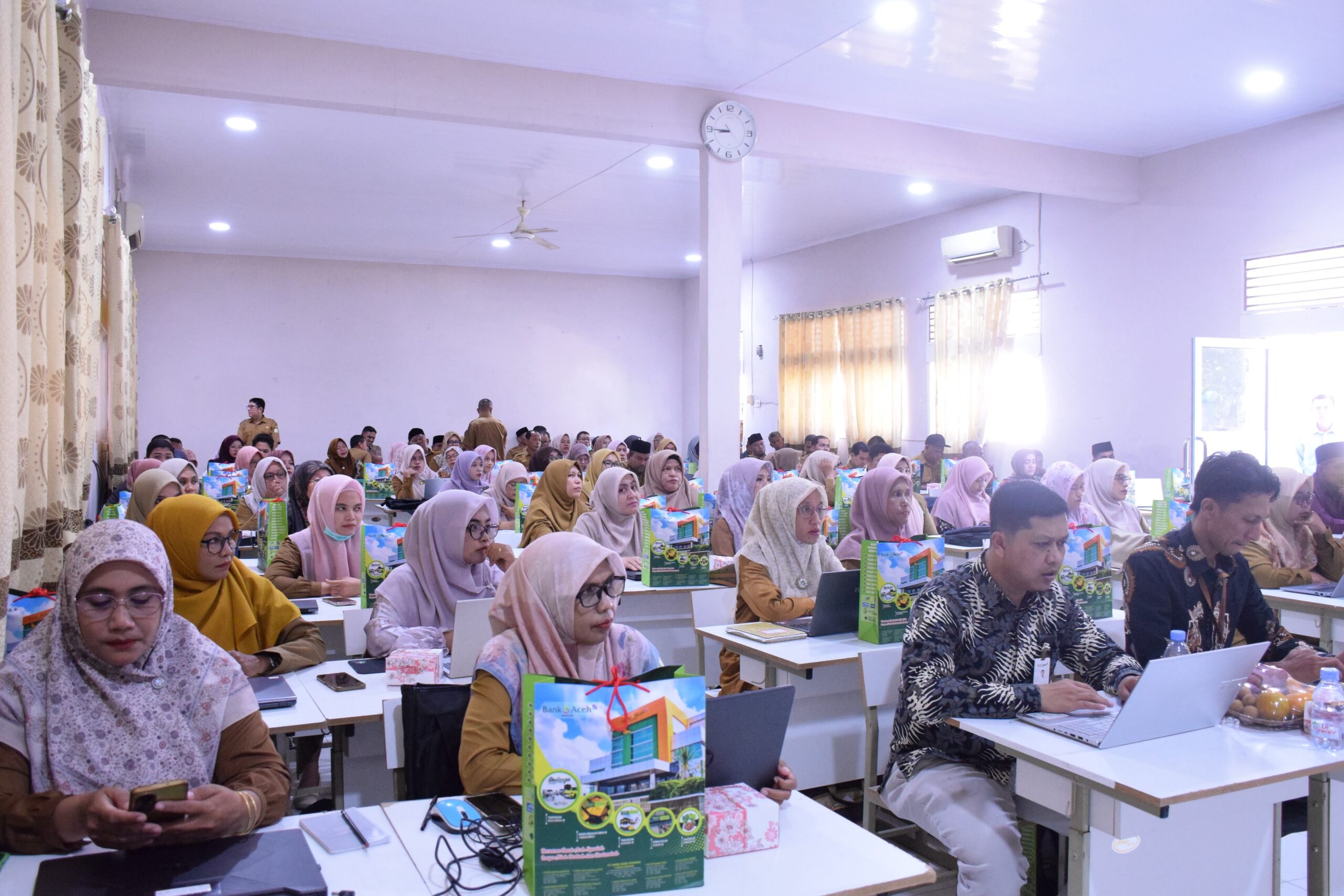 Ⓒ Hak cipta foto di atas dikembalikan sesungguhnya kepada pemilik foto Ⓒ Hak cipta foto di atas dikembalikan sesungguhnya kepada pemilik foto