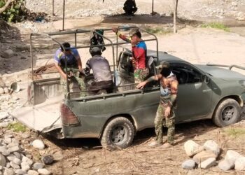 TNI dan Warga Gotong Royong Bangun Jembatan Gantung di Lawe Pinis Aceh Tenggara